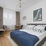 Family In Saska Kepa Bright & Functional Interiors With Balcony By Renters Apartmán *