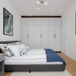 Family In Saska Kepa Bright & Functional Interiors With Balcony By Renters *