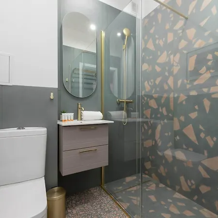아파트 Family In Saska Kepa Bright & Functional Interiors With Balcony By Renters *