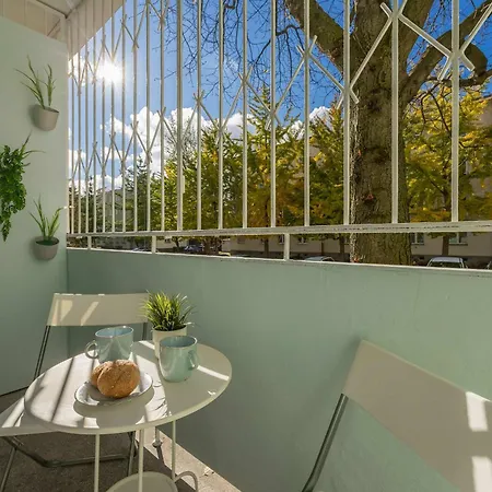 Family In Saska Kepa Bright & Functional Interiors With Balcony By Renters 바르샤바