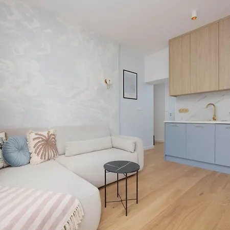 Lejlighed Family In Saska Kepa Bright & Functional Interiors With Balcony By Renters Warszawa